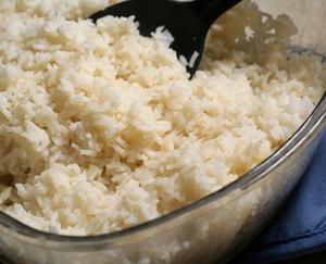 Hvordan til Steam ris uden en Rice Cooker