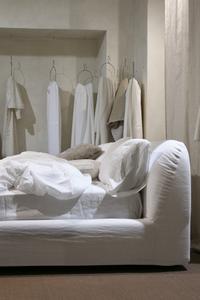 Ideer til maling i et stort soveværelse med hvide møbler