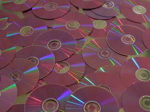 Sådan at male billeder på Recycled cd'er