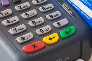 Hvordan man kan tage kortbetalinger over telefonen