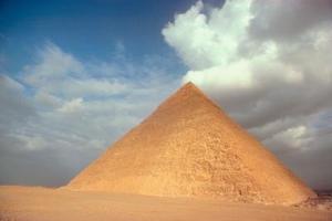 Hvorfor blev pyramiderne bygget som Tombs for Pharaohs?