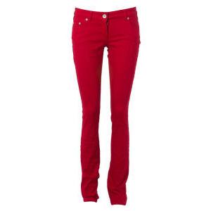 Hvad kan du bære med røde jeans?