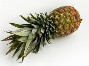 Sådan bruges en ananas som base for en Frugt arrangement