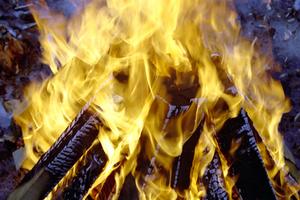Tre måder at starte en spejder ild uden tændstikker