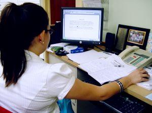 Hvordan man skriver en Resume til en medicinsk Receptionist