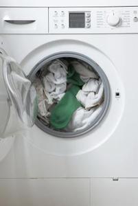 Hvordan kan jeg rense karbad eller Basin i en vaskemaskine, der lugter ligesom Meldug?